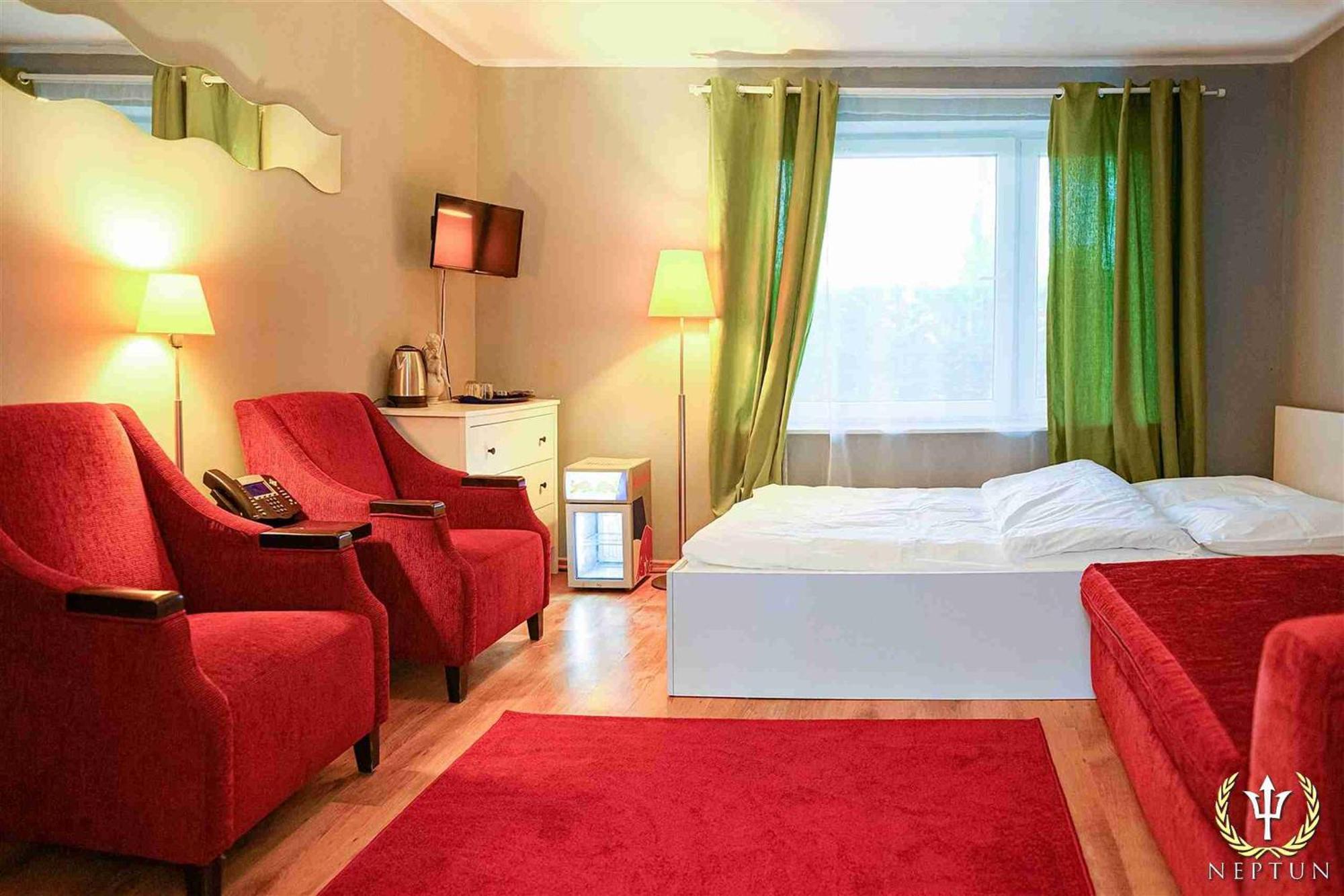 Hotel Neptun Ястшембя-Гура Экстерьер фото